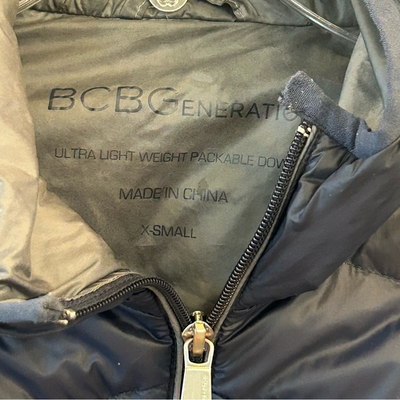 BCBGeneration Navy Puffer Jacket - Picture 7 of 7